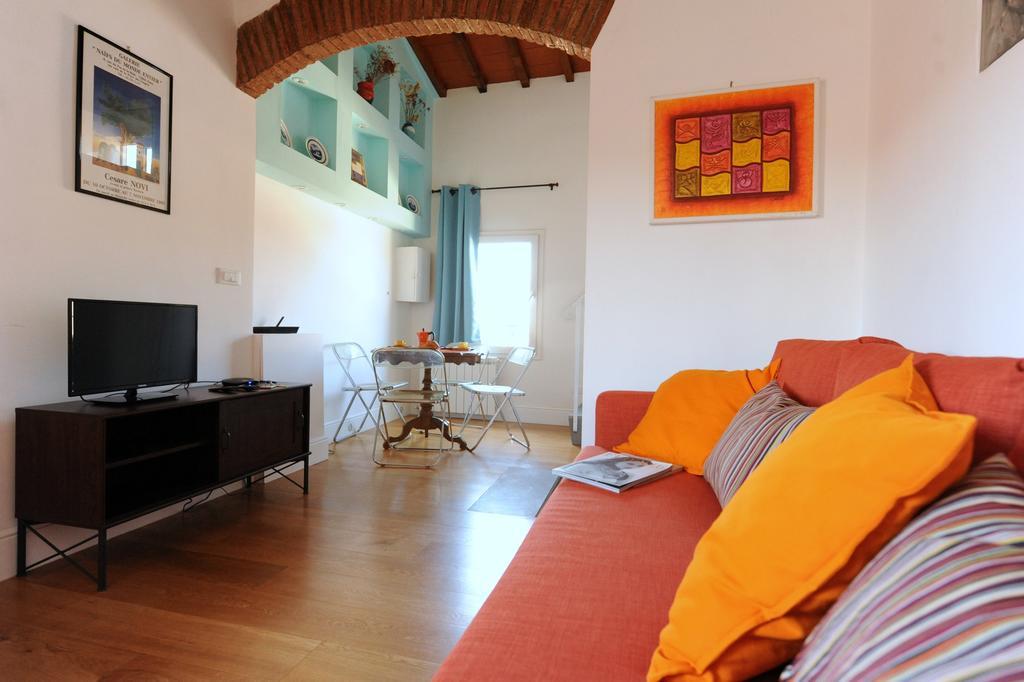 Acacia Firenze - Ciclamino Apartment Bagian luar foto